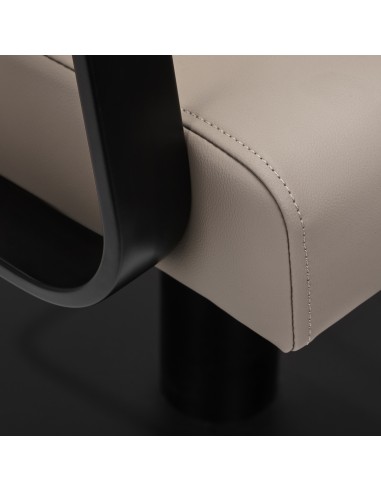 Gabbiano Porto-BM hairdressing chair black beige