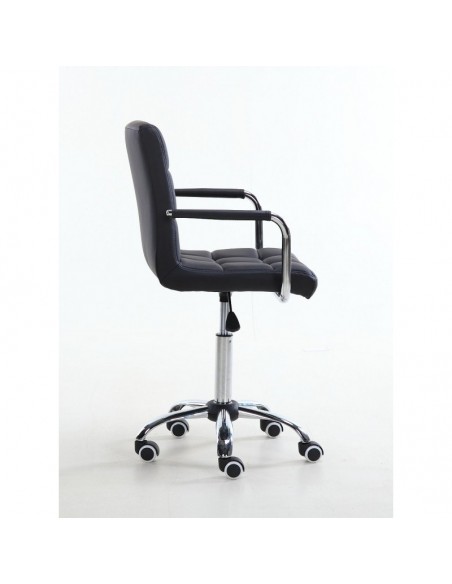 Bella Furniture Black chairs on wheels in Ireland. Nail Salon chairs for sale. Stylish chairs for nail salon Ireland. Black BFHC