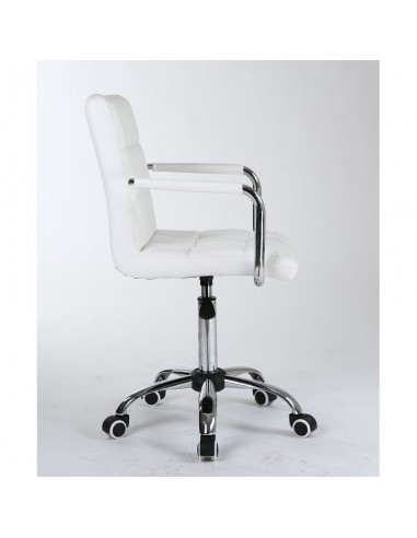 Bella Furniture White chairs on wheels in Ireland. Nail Salon chairs for sale. Stylish chairs for nail salon Ireland. white BFHC