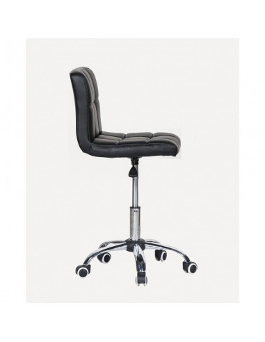 Black chairs for hairdressers. Black chair for beauty salons Ireland BFHC8052K