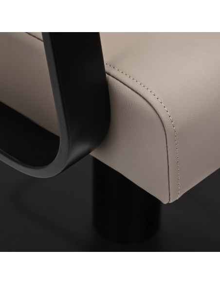 Gabbiano Porto-BM hairdressing chair black beige