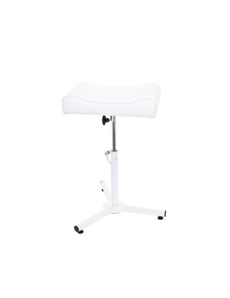Wide footrest for pedicure