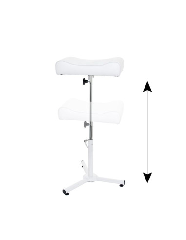 Wide footrest for pedicure