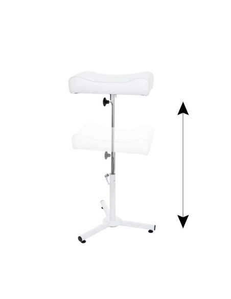 Wide footrest for pedicure