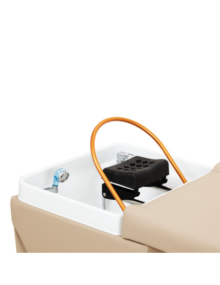 Gabbiano Head Spa Maldives Salon washbasin bed beige