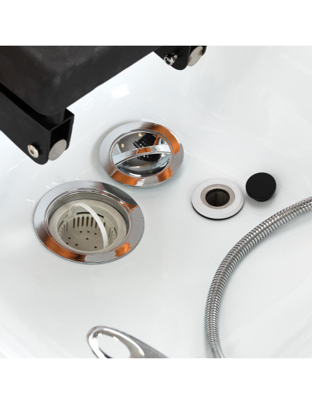 Gabbiano Head Spa Maldives Salon washbasin bed brown