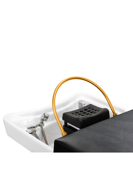 Gabbiano Head Spa Bali Salon washbasin bed black