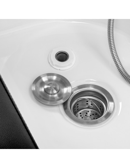 Gabbiano Head Spa Bali Salon washbasin bed black