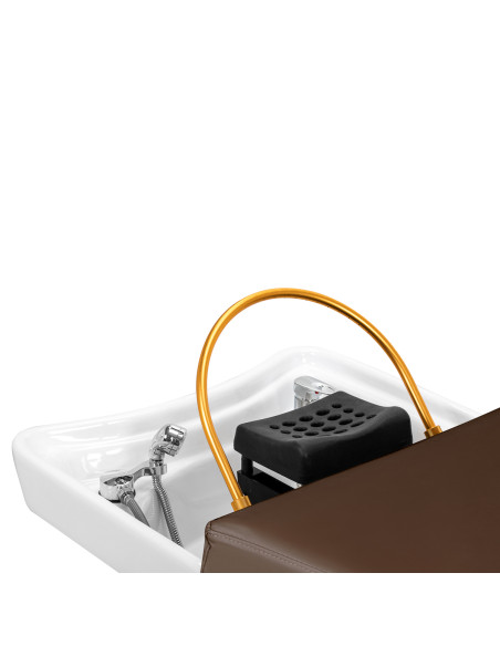 Gabbiano Head Spa Bali Salon washbasin bed brown