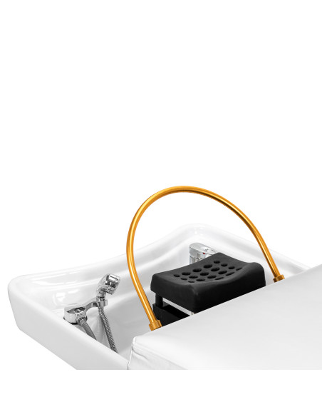 Gabbiano Head Spa Bali Salon washbasin bed white