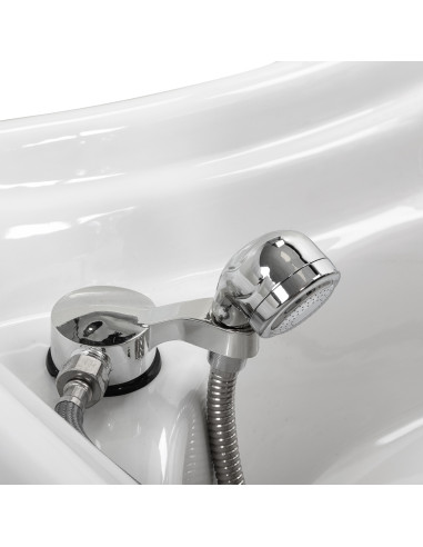 Gabbiano Head Spa Bali Salon washbasin bed white
