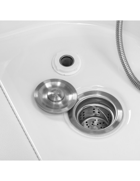 Gabbiano Head Spa Bali Salon washbasin bed white