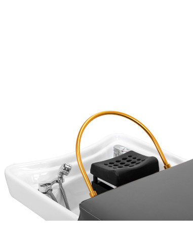 Gabbiano Head Spa Bali Salon washbasin bed grey