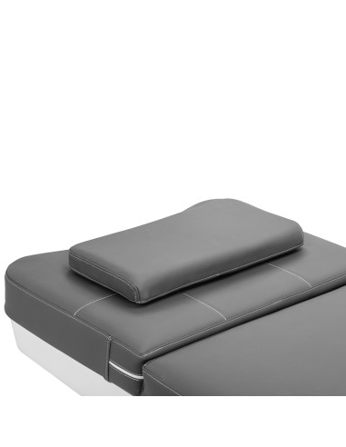 Gabbiano Head Spa Bali Salon washbasin bed grey