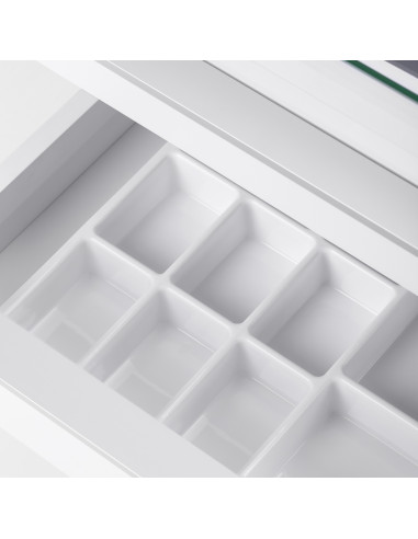 The 984 podiatry assistant white