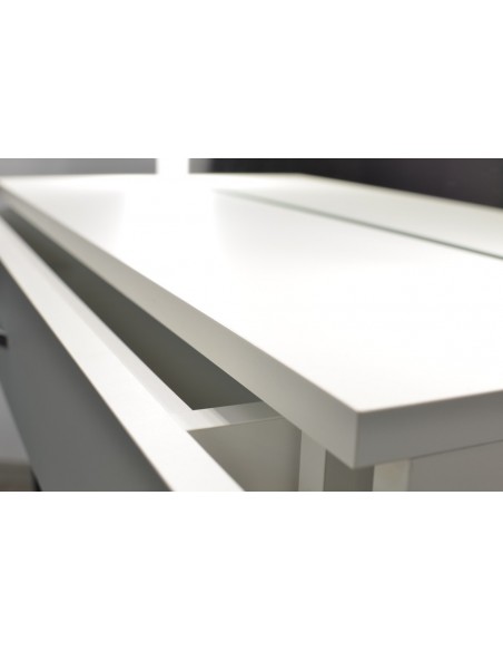 Hollywood Makeup Stand