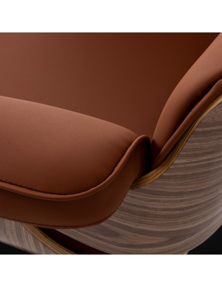Styling chair Gabbiano Florencja in brown with a black base