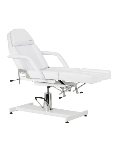 Hydraulic pedicure beauty chair Sillon 210 with rocking function and split footrest white