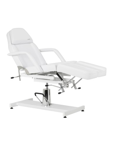 Hydraulic pedicure beauty chair Sillon 210 with rocking function and split footrest white